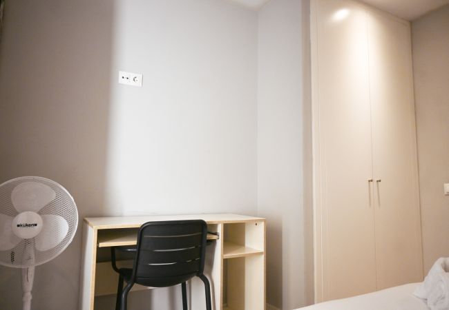 Apartamento en Madrid - M (CBA361) Céntrica y amplia vivienda de cuatro do Apartamento en Madrid - M (CBA361) Céntrica y amplia vivienda de cuatro do