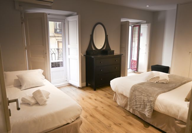 Apartamento en Madrid - M (CBA361) Céntrica y amplia vivienda de cuatro do Apartamento en Madrid - M (CBA361) Céntrica y amplia vivienda de cuatro do