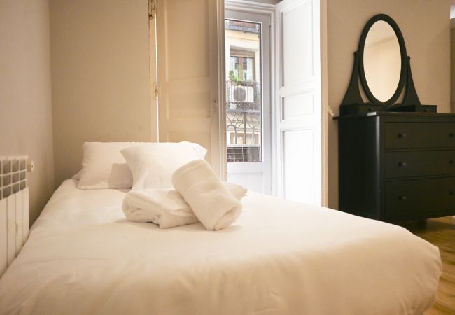 Apartamento en Madrid - M (CBA361) Céntrica y amplia vivienda de cuatro do Apartamento en Madrid - M (CBA361) Céntrica y amplia vivienda de cuatro do