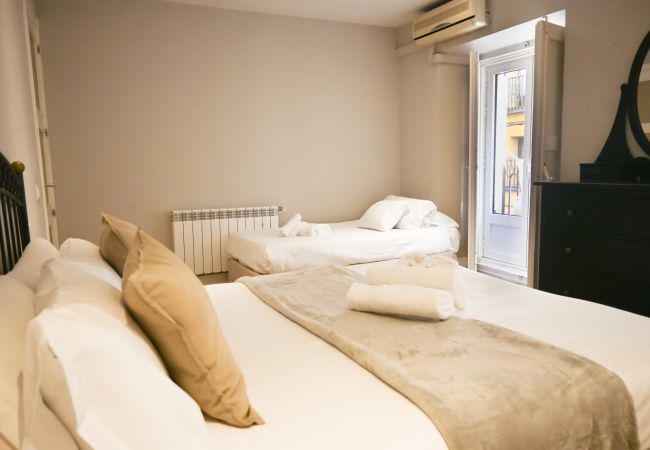 Apartamento en Madrid - M (CBA361) Céntrica y amplia vivienda de cuatro do Apartamento en Madrid - M (CBA361) Céntrica y amplia vivienda de cuatro do