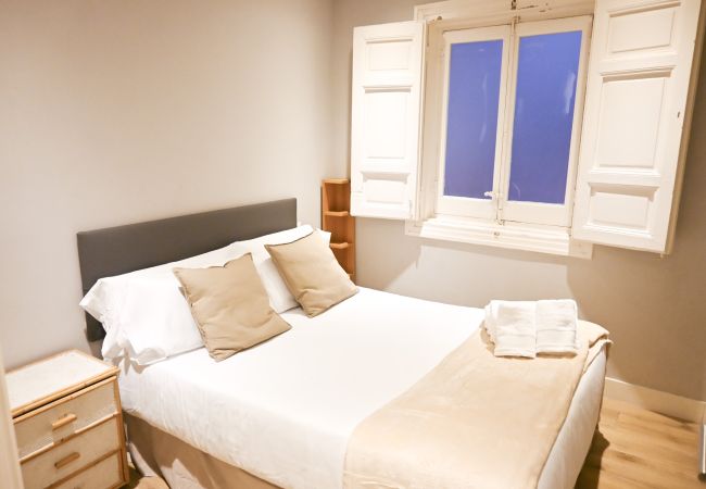 Apartamento en Madrid - M (CBA361) Céntrica y amplia vivienda de cuatro do Apartamento en Madrid - M (CBA361) Céntrica y amplia vivienda de cuatro do