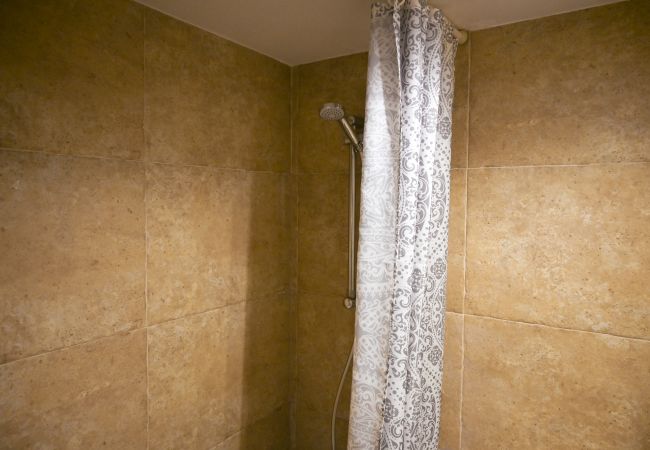 Apartamento en Madrid - M (CBA361) Céntrica y amplia vivienda de cuatro do Apartamento en Madrid - M (CBA361) Céntrica y amplia vivienda de cuatro do