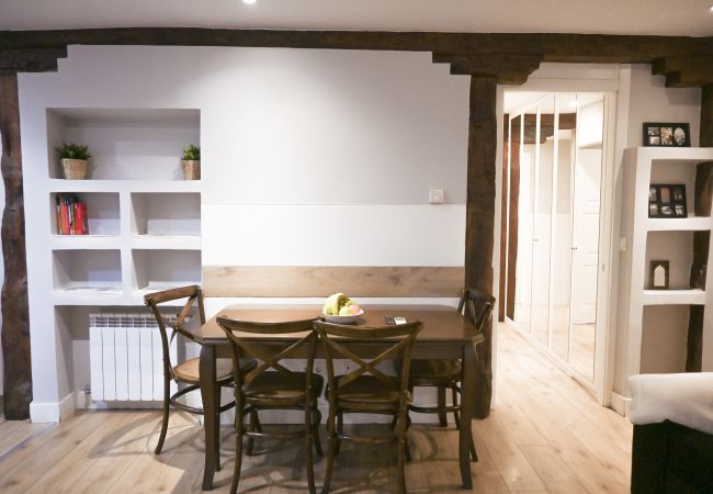 Apartamento en Madrid - M (CBA361) Céntrica y amplia vivienda de cuatro do Apartamento en Madrid - M (CBA361) Céntrica y amplia vivienda de cuatro do