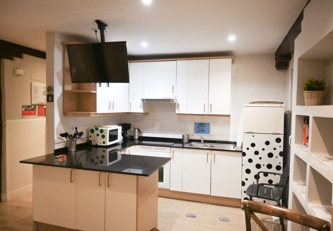 Apartamento en Madrid - M (CBA361) Céntrica y amplia vivienda de cuatro do Apartamento en Madrid - M (CBA361) Céntrica y amplia vivienda de cuatro do