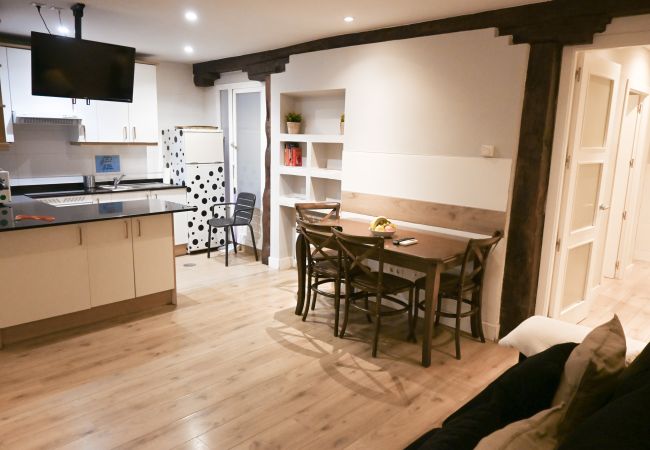Apartamento en Madrid - M (CAB36) Céntrica y amplia vivienda de 4 dormitorios en La Latina