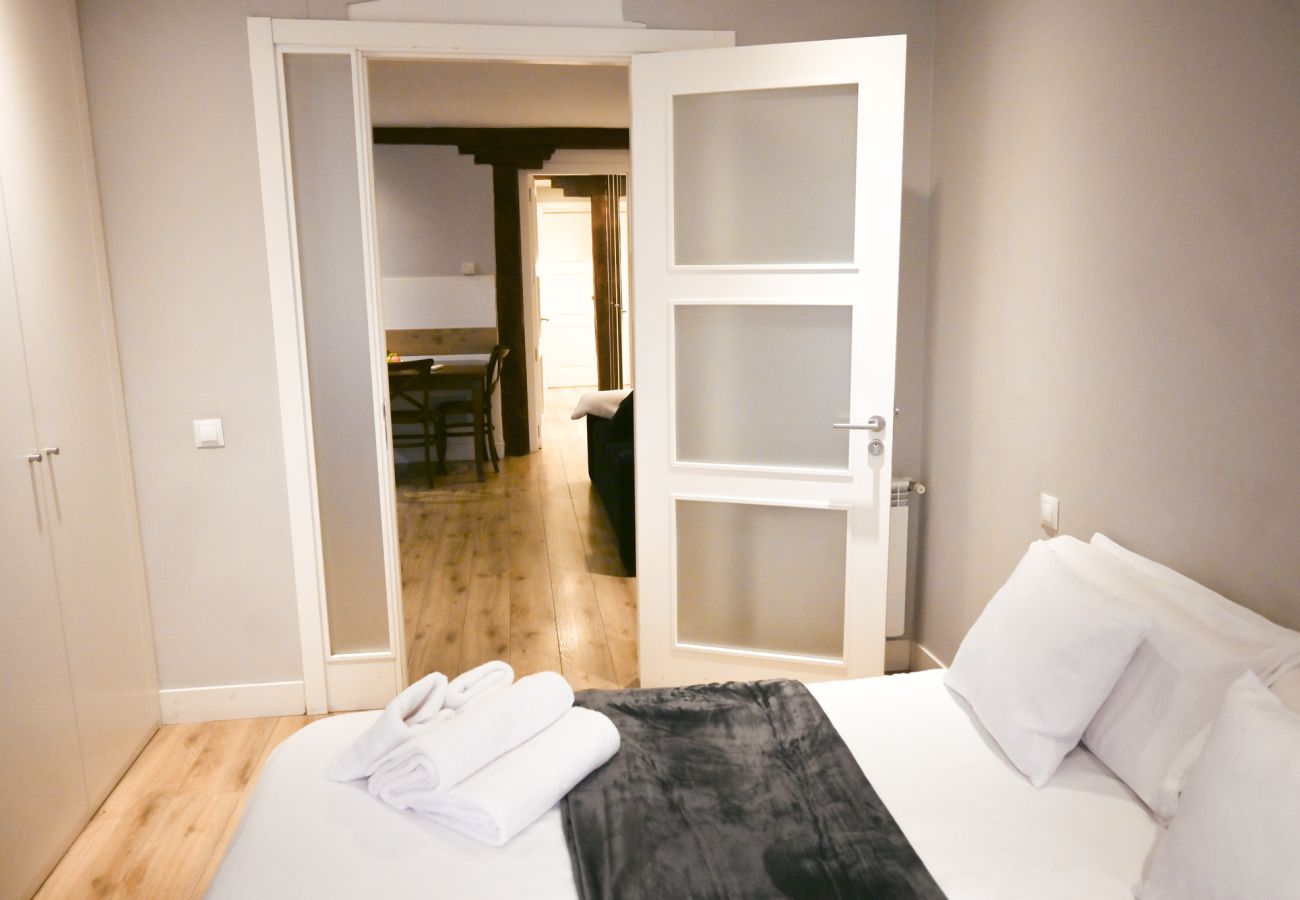 Apartamento en Madrid - M (CAB36) Céntrica y amplia vivienda de 3 dormitorios en las Cortes