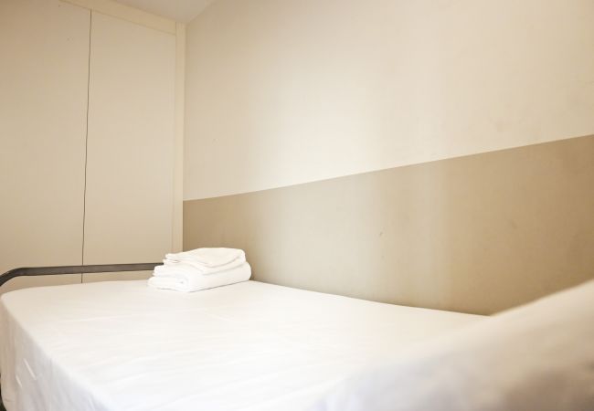 Apartamento en Madrid - M (PAL41) Amplia vivienda de tres dormitorios en L Apartamento en Madrid - M (PAL41) Amplia vivienda de tres dormitorios en L