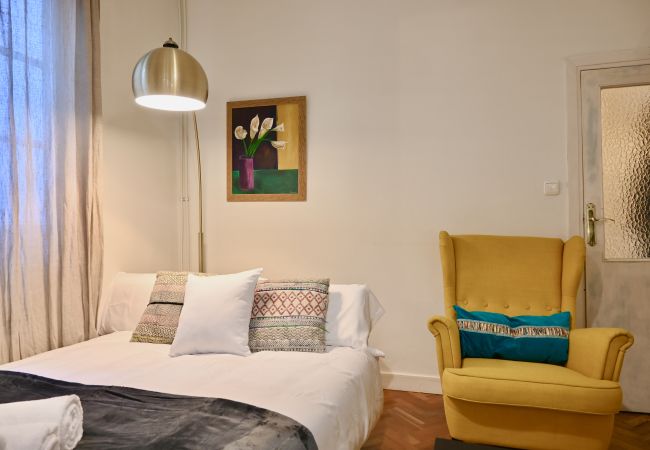 Apartamento en Madrid - M (CUB23) Céntrica y amplia vivienda de 3 dormitorios en las Cortes