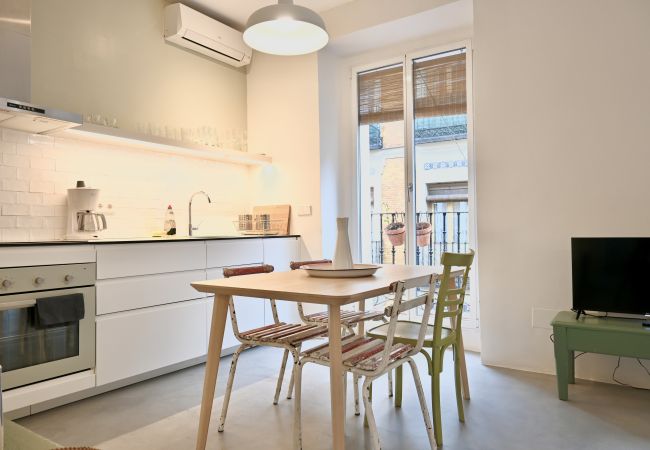 Apartamento en Madrid - M (AMP41) Encantador apartamento de 2 dormitorios : Experimenta la auténtica vida madrileña en tu propio espacio