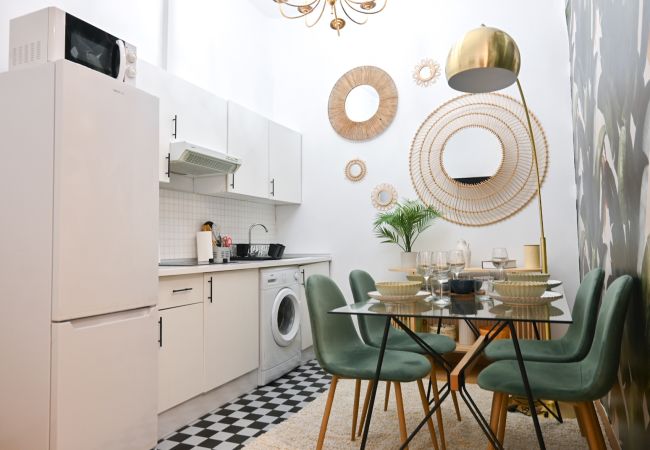 Apartamento en Madrid - M (CER82º) Vive la vida madrileña! Acogedora vivienda de 2 dormitorios a solo unos minutos de Puerta del Sol en Madrid