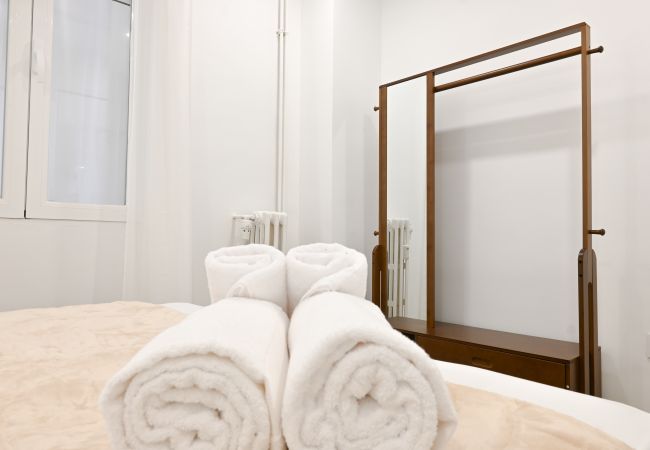 Apartamento en Madrid - M (VIL45) Amplia Casa de 3 Dormitorios: Vive la Na Apartamento en Madrid - M (VIL45) Amplia Casa de 3 Dormitorios: Vive la Na