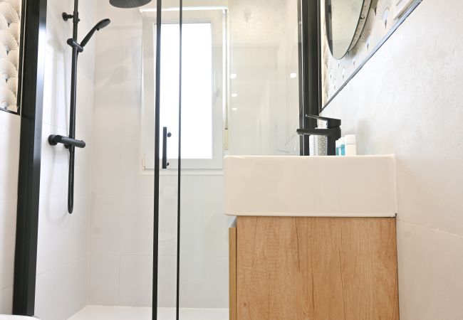 Apartamento en Madrid - M (VIL45) Amplia Casa de 3 Dormitorios: Vive la Na Apartamento en Madrid - M (VIL45) Amplia Casa de 3 Dormitorios: Vive la Na