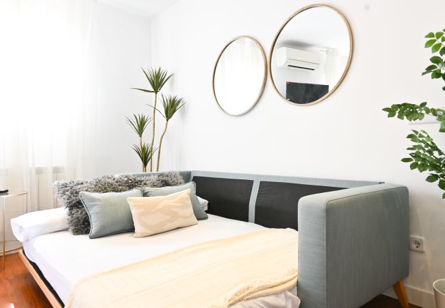 Apartamento en Madrid - Apartamento de dos dormitorios con Terraza en el Corazón de Malasaña  ECL4ºA