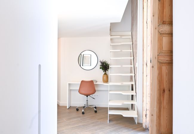 Estudio en Madrid - M (EST23) Céntrico y Luminoso Estudio Duplex en Ma Estudio en Madrid - M (EST23) Céntrico y Luminoso Estudio Duplex en Ma