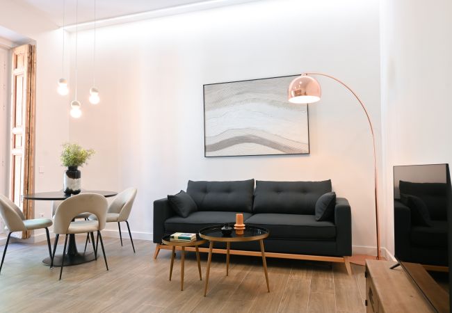 Estudio en Madrid - M (EST23) Céntrico y Luminoso Estudio Duplex en Ma Estudio en Madrid - M (EST23) Céntrico y Luminoso Estudio Duplex en Ma