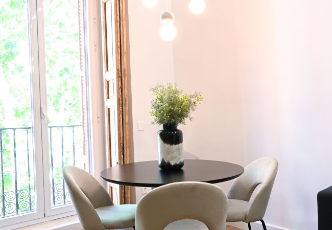 Estudio en Madrid - M (EST23) Céntrico y Luminoso Estudio Duplex en Ma Estudio en Madrid - M (EST23) Céntrico y Luminoso Estudio Duplex en Ma