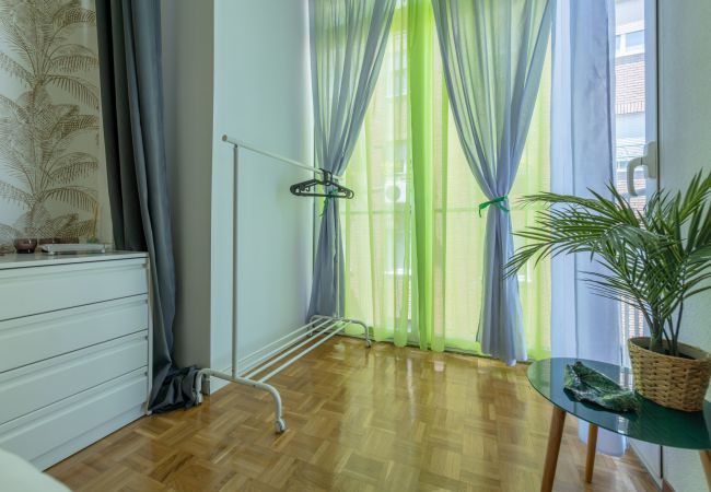 Apartamento en Madrid - M (VDP17) Amplio apartamento de tres dormitorios e Apartamento en Madrid - M (VDP17) Amplio apartamento de tres dormitorios e