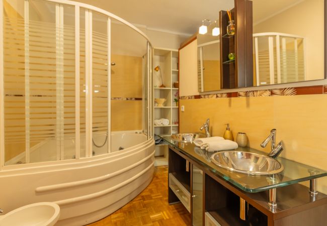 Apartamento en Madrid - M (VDP17) Amplio apartamento de tres dormitorios e Apartamento en Madrid - M (VDP17) Amplio apartamento de tres dormitorios e