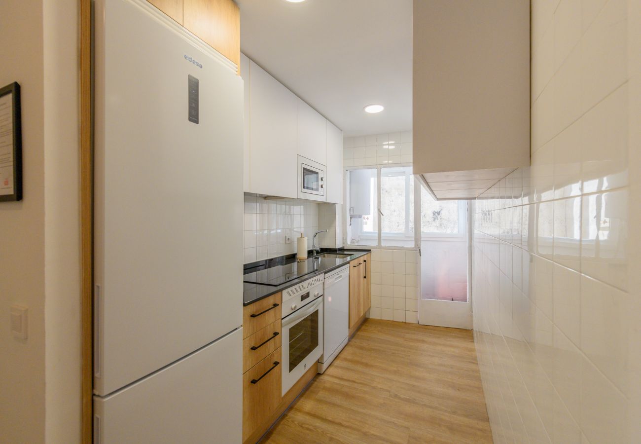 Alquiler por habitaciones en Madrid - M (SAP35C) Acogedora habitación con cama ind