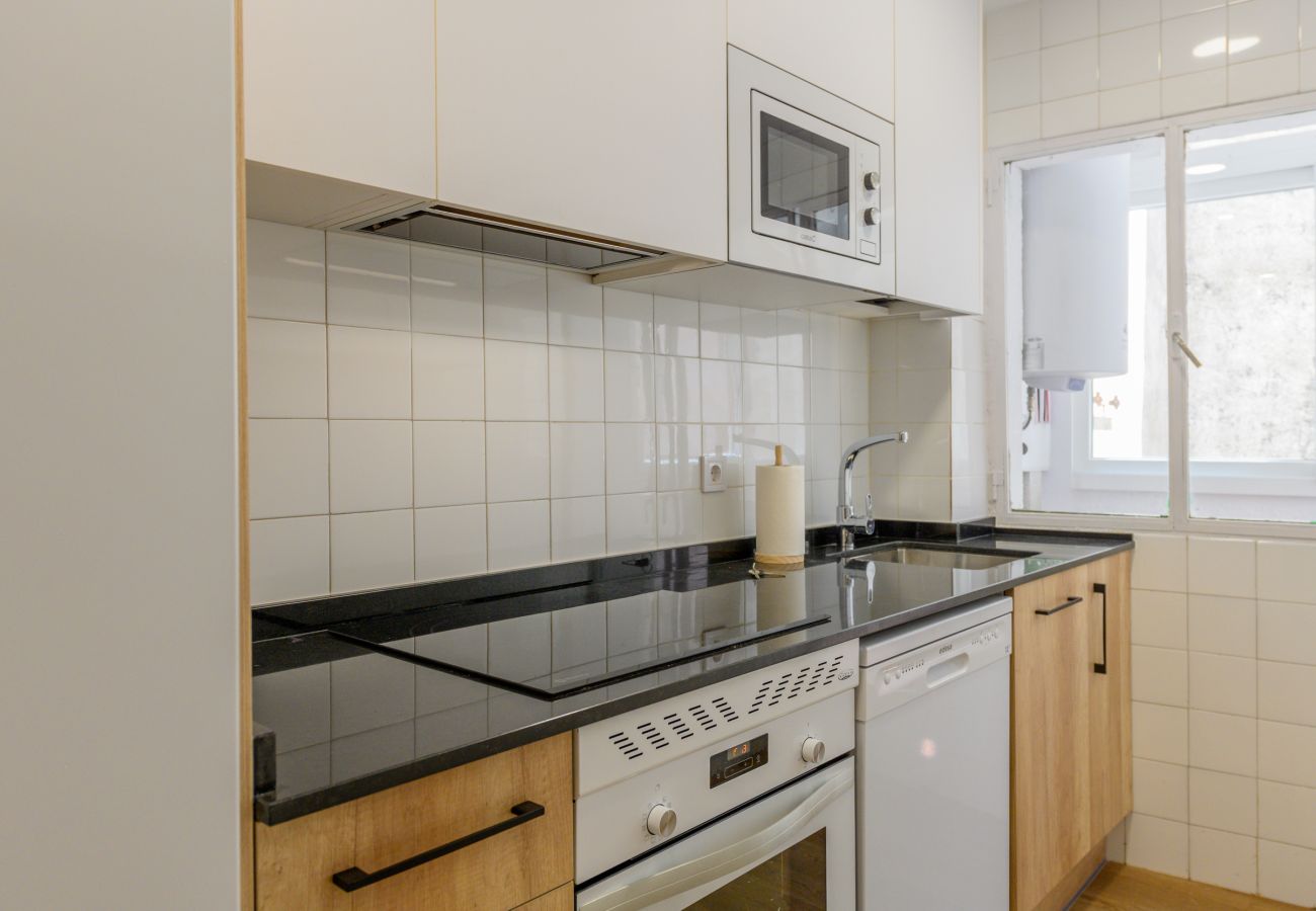 Alquiler por habitaciones en Madrid - M (SAP35C) Acogedora habitación con cama ind