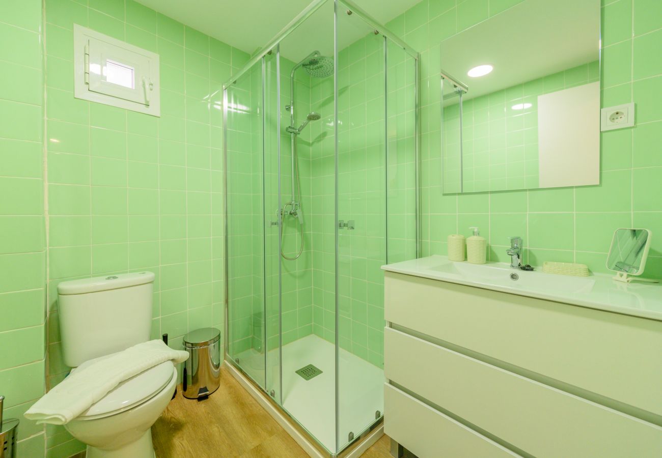 Alquiler por habitaciones en Madrid - M (SAP35C) Acogedora habitación con cama ind