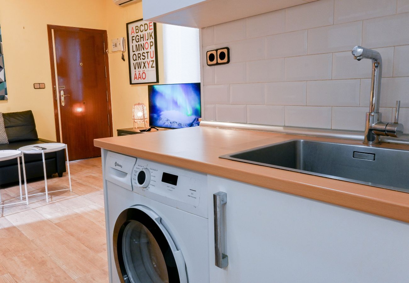 Estudio en Madrid - M (ZUI33) Encantadora vivienda a pocos minutos del