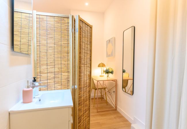 Apartamento en Madrid - M (FEI70)Elegancia y Confort en el Corazón de Cham Apartamento en Madrid - M (FEI70)Elegancia y Confort en el Corazón de Cham