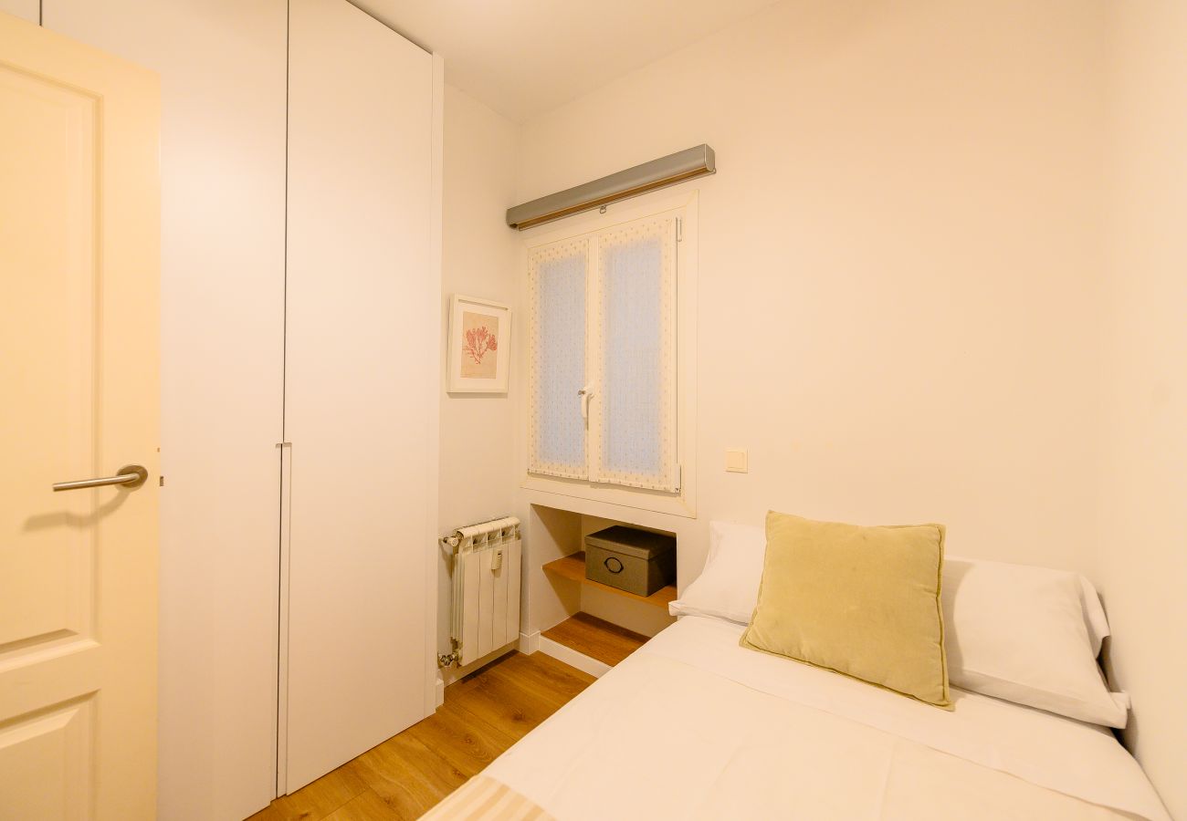 Apartamento en Madrid - M (JAM471B)Apartamento Luminoso con Balcón en el C