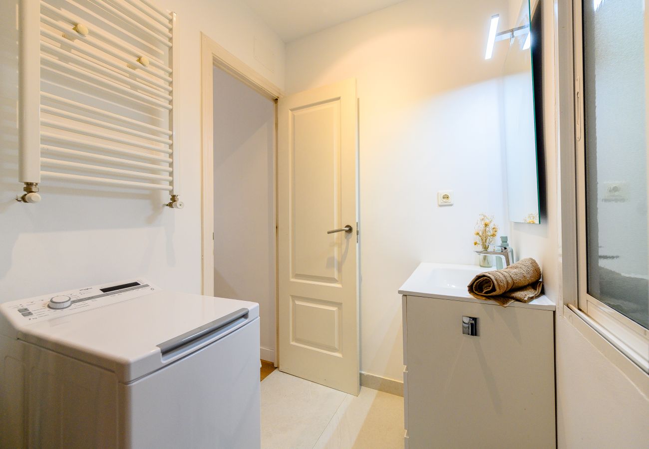Apartamento en Madrid - M (JAM471B)Apartamento Luminoso con Balcón en el C
