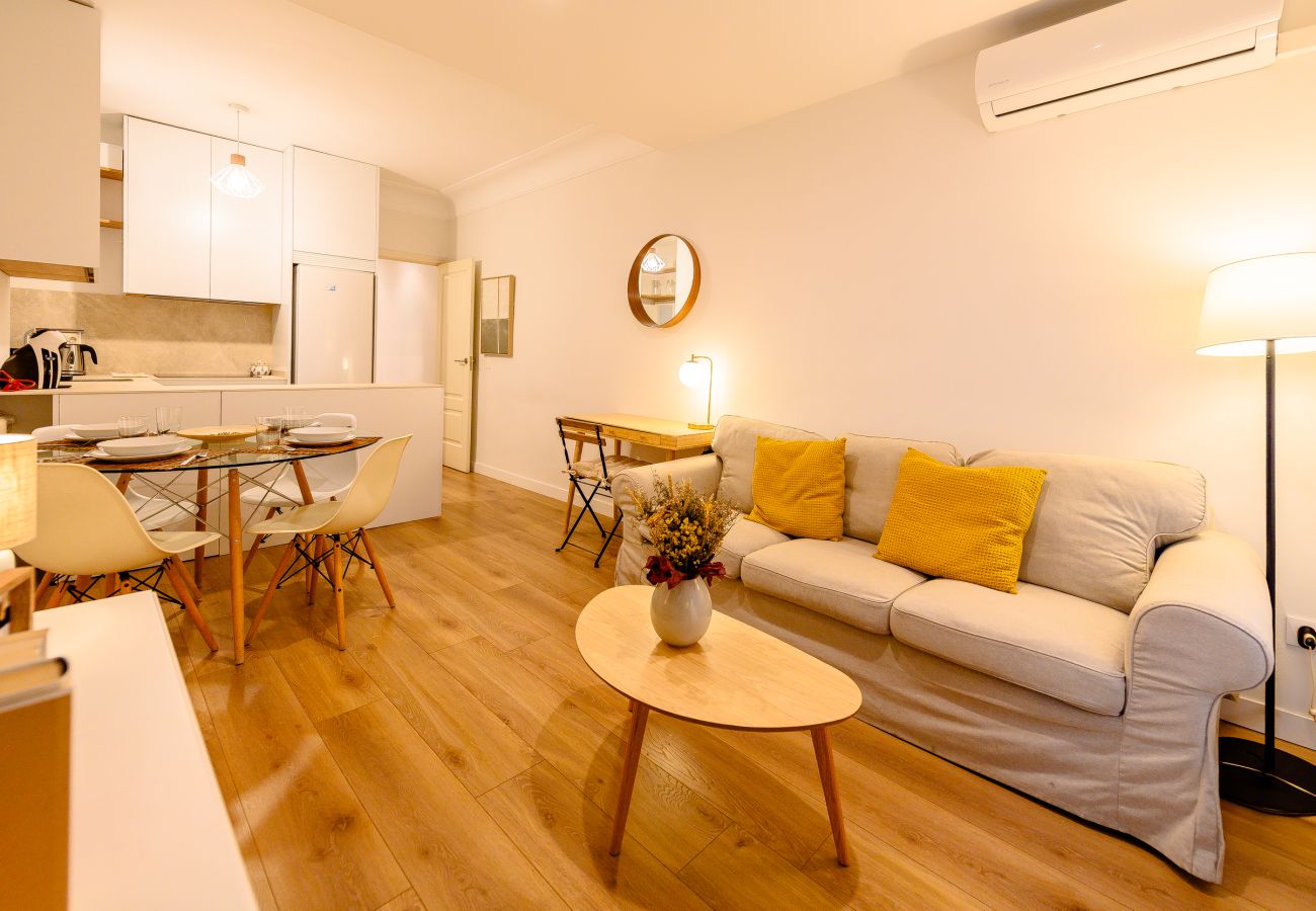 Apartamento en Madrid - M (JAM471B)Apartamento Luminoso con Balcón en el C