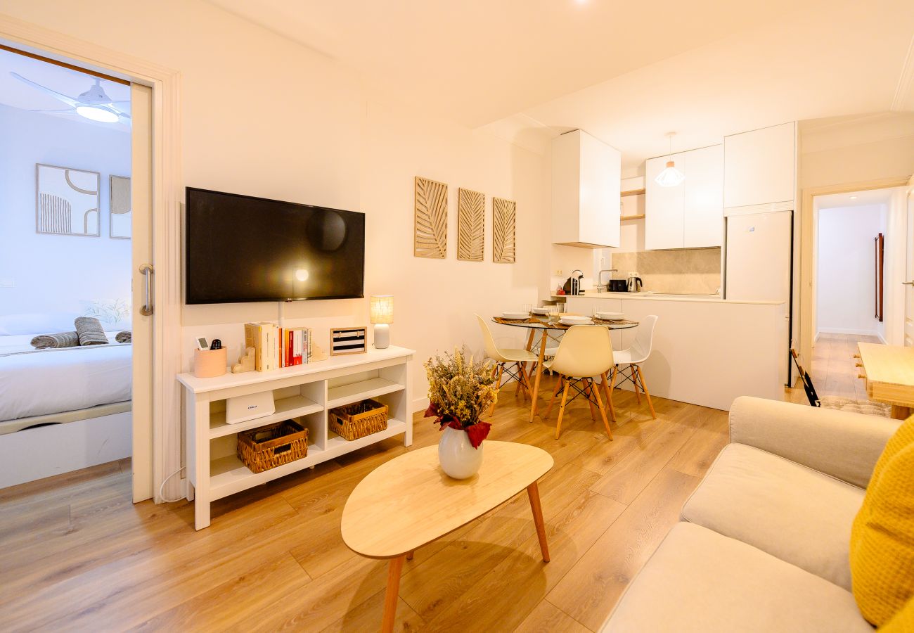 Apartamento en Madrid - M (JAM471B)Apartamento Luminoso con Balcón en el C