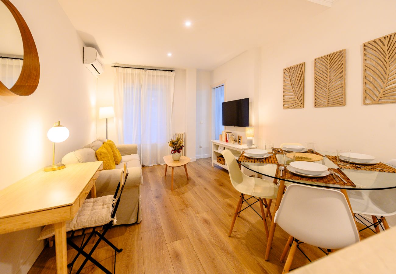 Apartamento en Madrid - M (JAM471B)Apartamento Luminoso con Balcón en el C