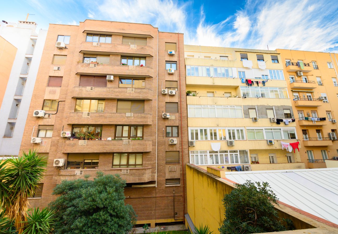 Apartamento en Madrid - M (JAM471B)Apartamento Luminoso con Balcón en el C