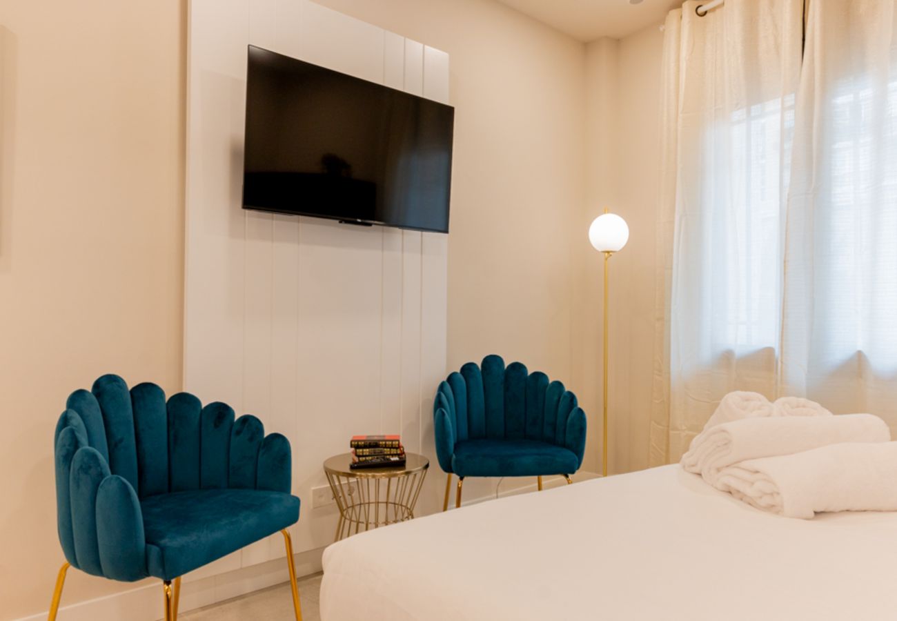 Estudio en Madrid - M (DEL291º6)Estudio Oriente – Diseño y confort en
