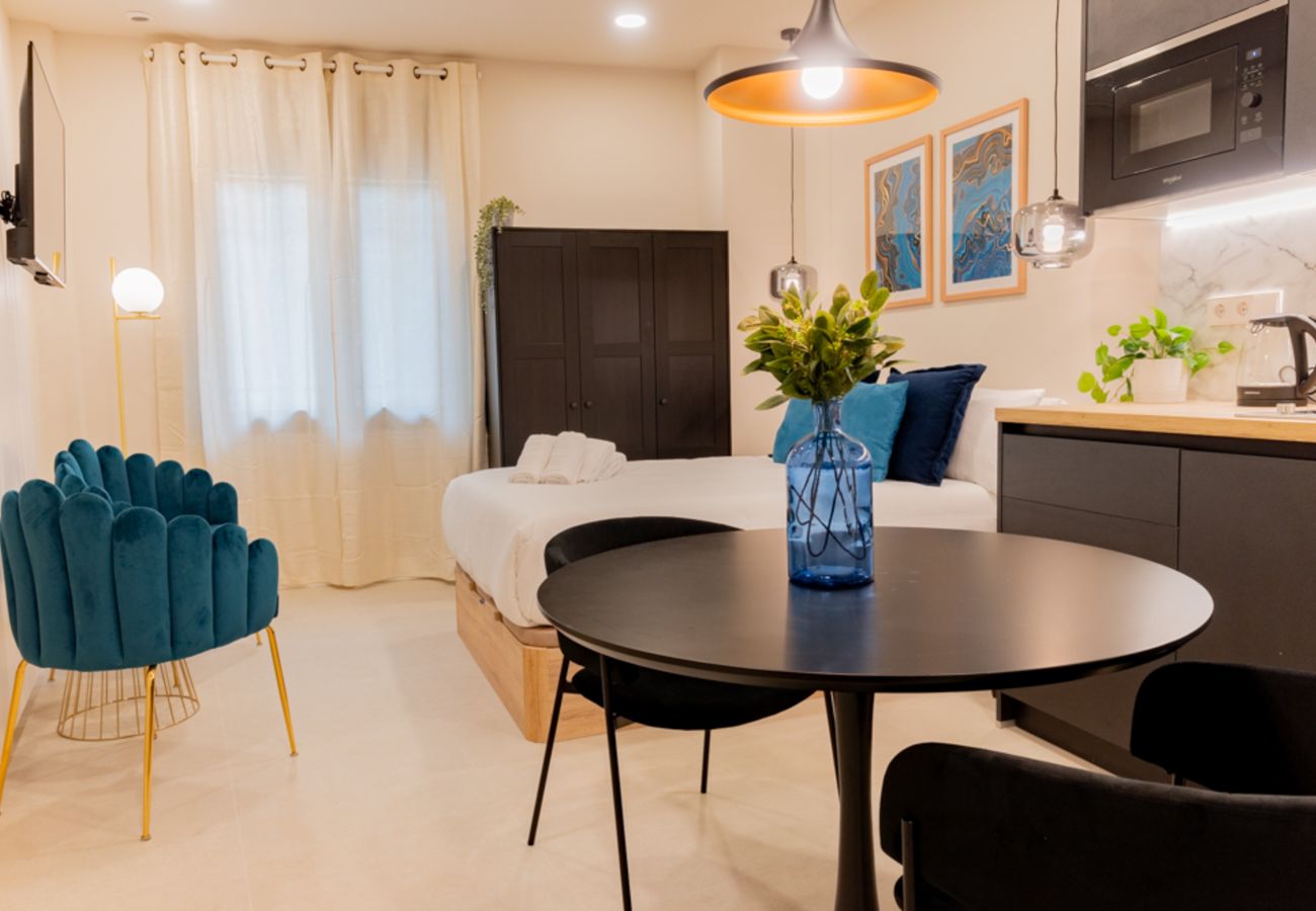 Estudio en Madrid - M (DEL291º6)Estudio Oriente – Diseño y confort en
