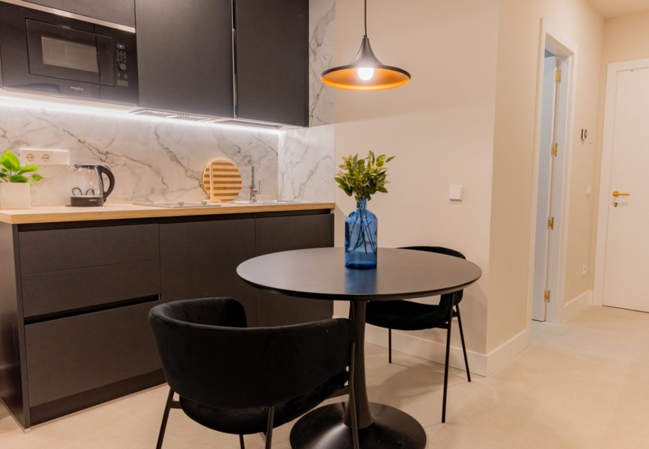 Estudio en Madrid - M (DEL291º6)Estudio Oriente – Diseño y confort en