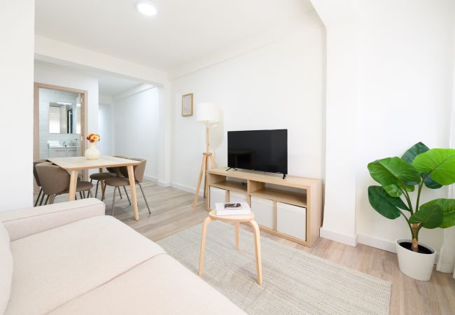 Apartamento en Madrid - M (PNE284D) Confort y Estilo en un Piso con Terraz