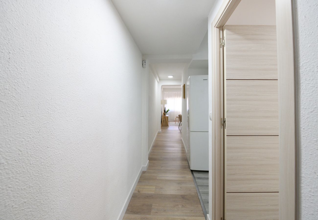Apartamento en Madrid - M (PNE284D) Confort y Estilo en un Piso con Terraz