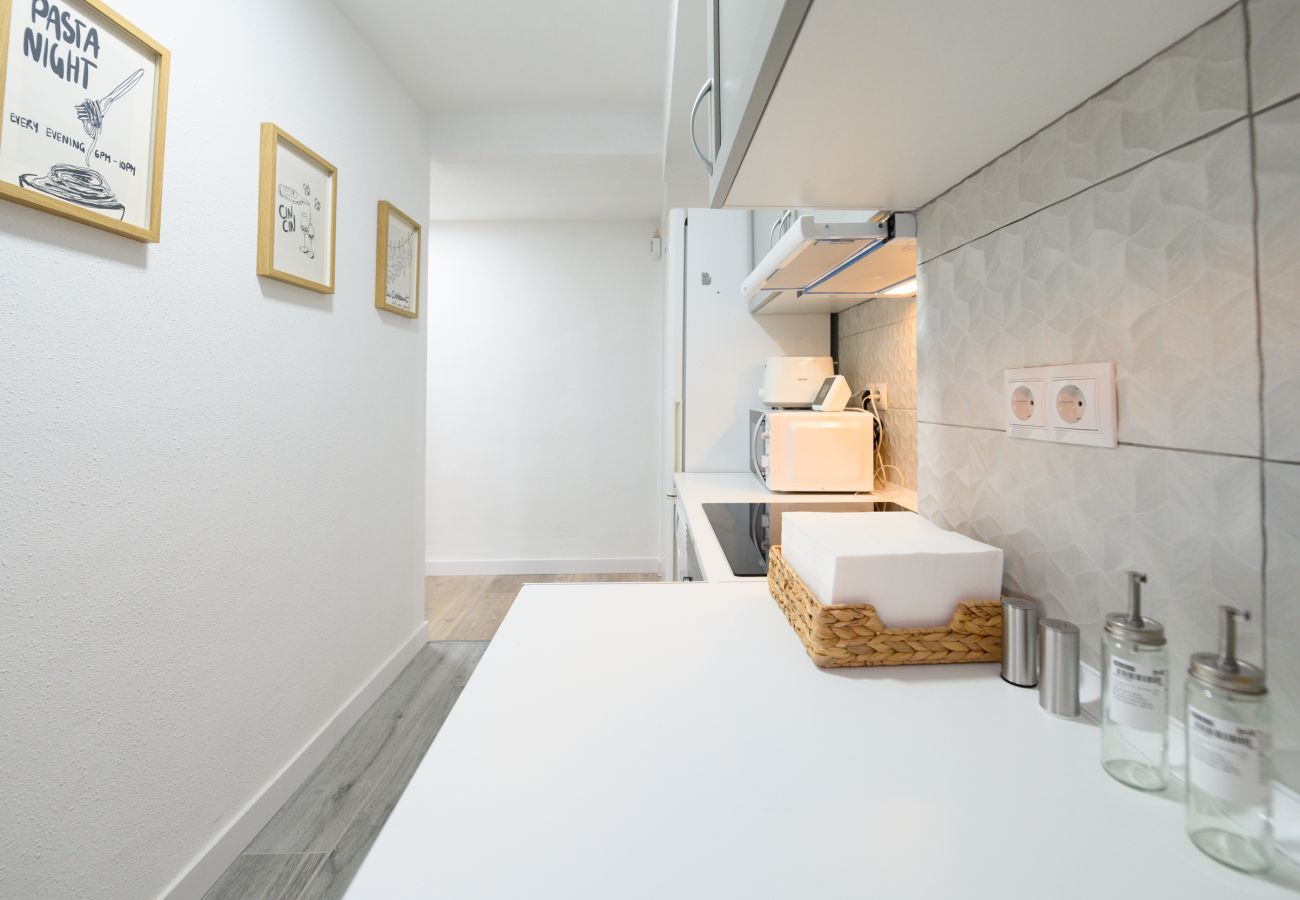 Apartamento en Madrid - M (PNE284D) Confort y Estilo en un Piso con Terraz
