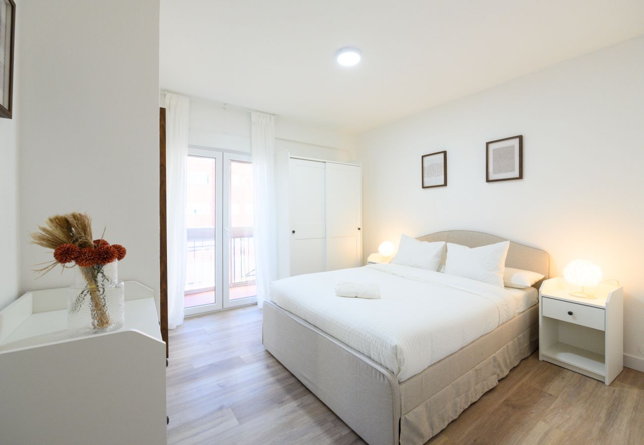 Apartamento en Madrid - M (PNE284D) Confort y Estilo en un Piso con Terraz
