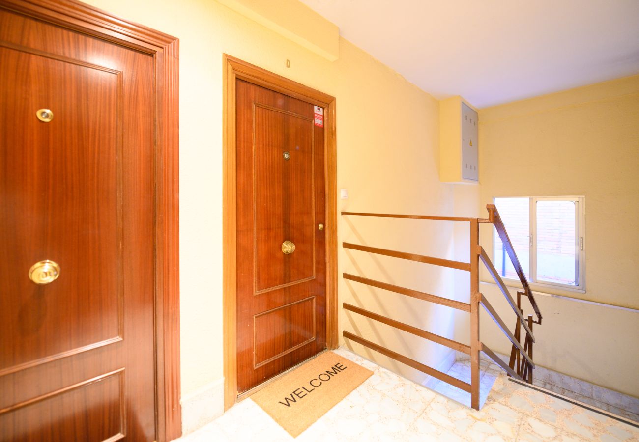 Apartamento en Madrid - M (PNE284D) Confort y Estilo en un Piso con Terraz