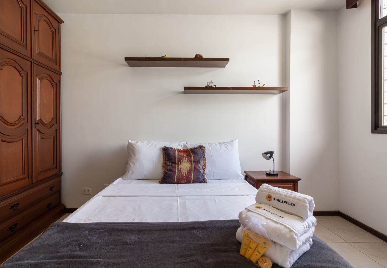Apartamento en Rio de Janeiro - Comodidad y Tranquilidad en Humaitá | M404