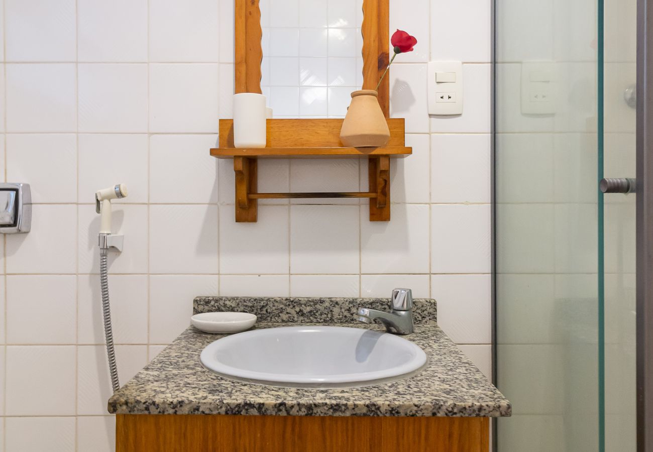Apartamento en Rio de Janeiro - Comodidad y Tranquilidad en Humaitá | M404
