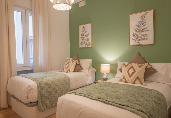 Apartamento en Madrid - M (IBI385) Elegancia Urbana en el Corazón de Reti Apartamento en Madrid - M (IBI385) Elegancia Urbana en el Corazón de Reti