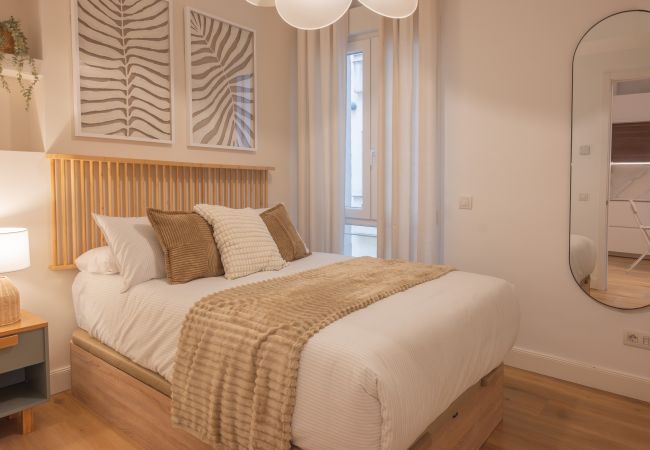 Apartamento en Madrid - M (IBI385) Elegancia Urbana en el Corazón de Reti Apartamento en Madrid - M (IBI385) Elegancia Urbana en el Corazón de Reti