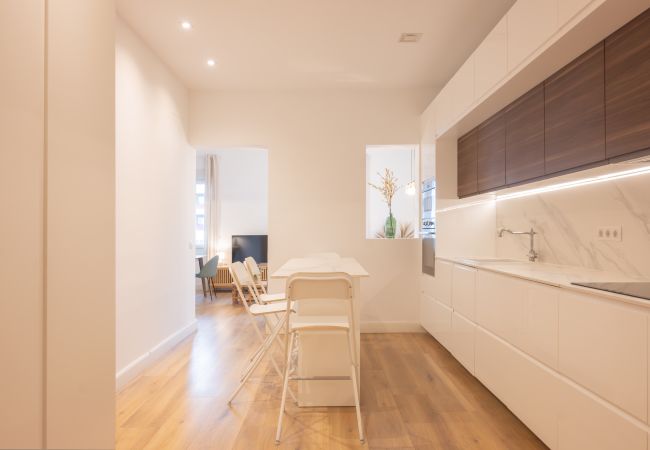 Apartamento en Madrid - M (IBI385) Elegancia Urbana en el Corazón de Reti Apartamento en Madrid - M (IBI385) Elegancia Urbana en el Corazón de Reti
