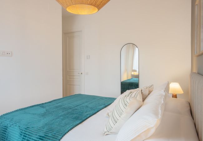 Apartamento en Madrid - M (IBI385) Elegancia Urbana en el Corazón de Reti Apartamento en Madrid - M (IBI385) Elegancia Urbana en el Corazón de Reti