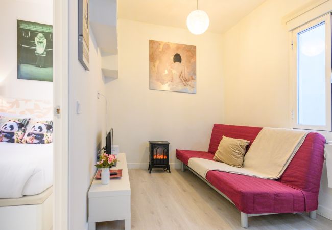 Apartamento en Madrid - M (AMA272) Acogedor piso de 1 dormitorio a poco m Apartamento en Madrid - M (AMA272) Acogedor piso de 1 dormitorio a poco m