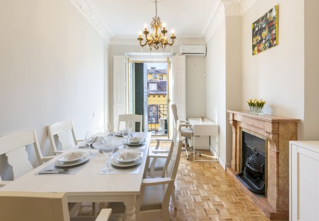 Apartamento en Madrid - M (TOL254)Acogedor piso con balcones en el centro  Apartamento en Madrid - M (TOL254)Acogedor piso con balcones en el centro