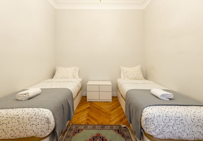 Apartamento en Madrid - M (TOL254)Acogedor piso con balcones en el centro  Apartamento en Madrid - M (TOL254)Acogedor piso con balcones en el centro